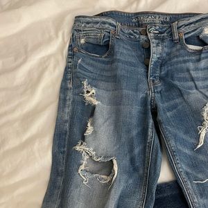 Women’s American Eagle Distressed Medium Wash Straight Leg Denim Jeans - Size 10